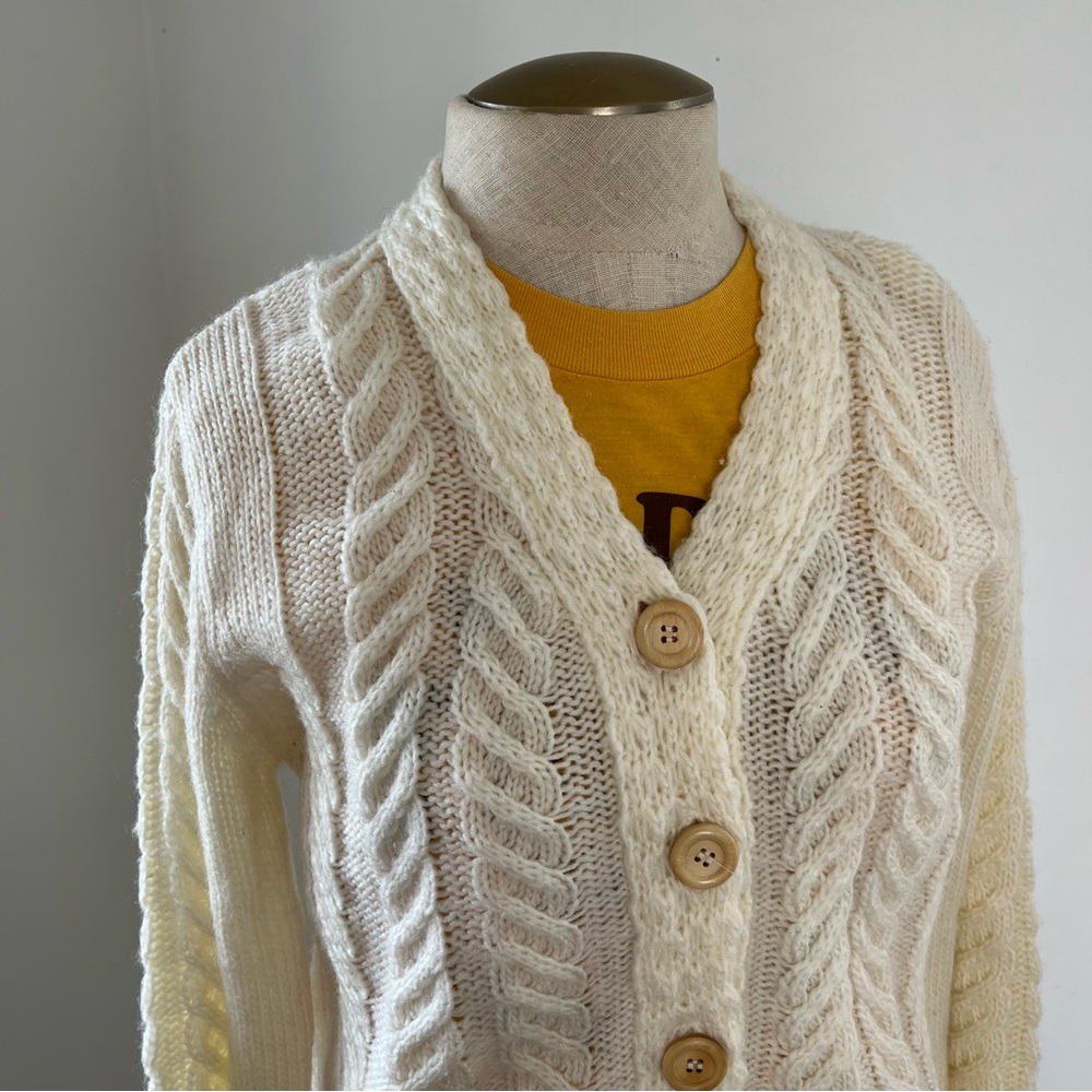 Vintage Fantastik Cream Cable Knit Cardigan with Wooden Buttons - Picture 5 of 15